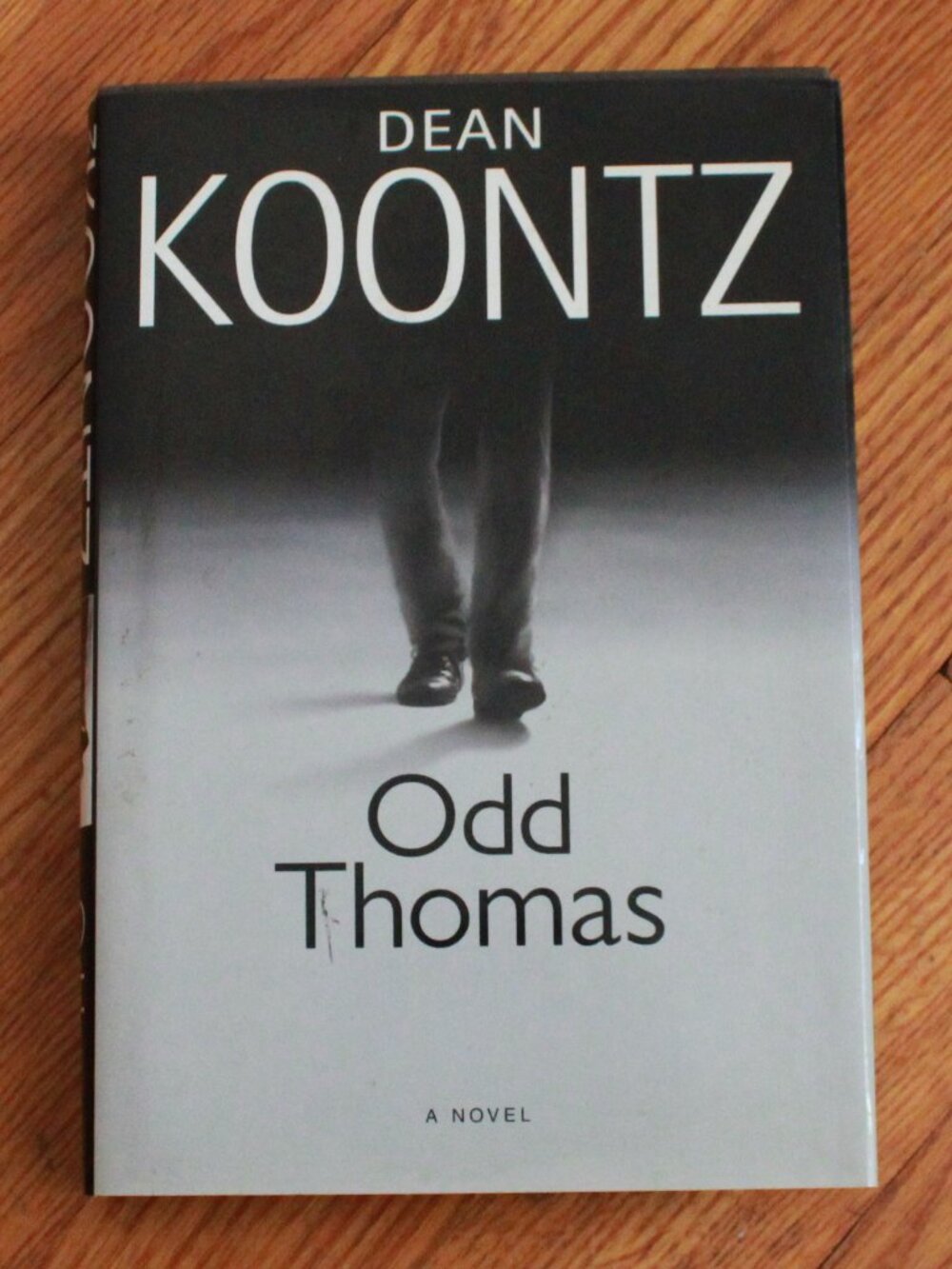 Vintage Bantam Book 2003 "Odd Thomas" Hardcover Book